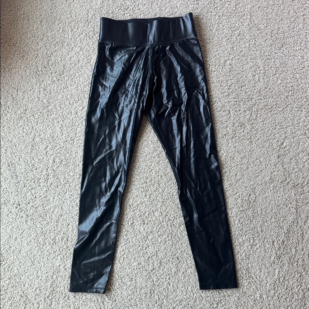 Carbon38 Takara Shine High Rise 7/8 Leggings in Black - Size M